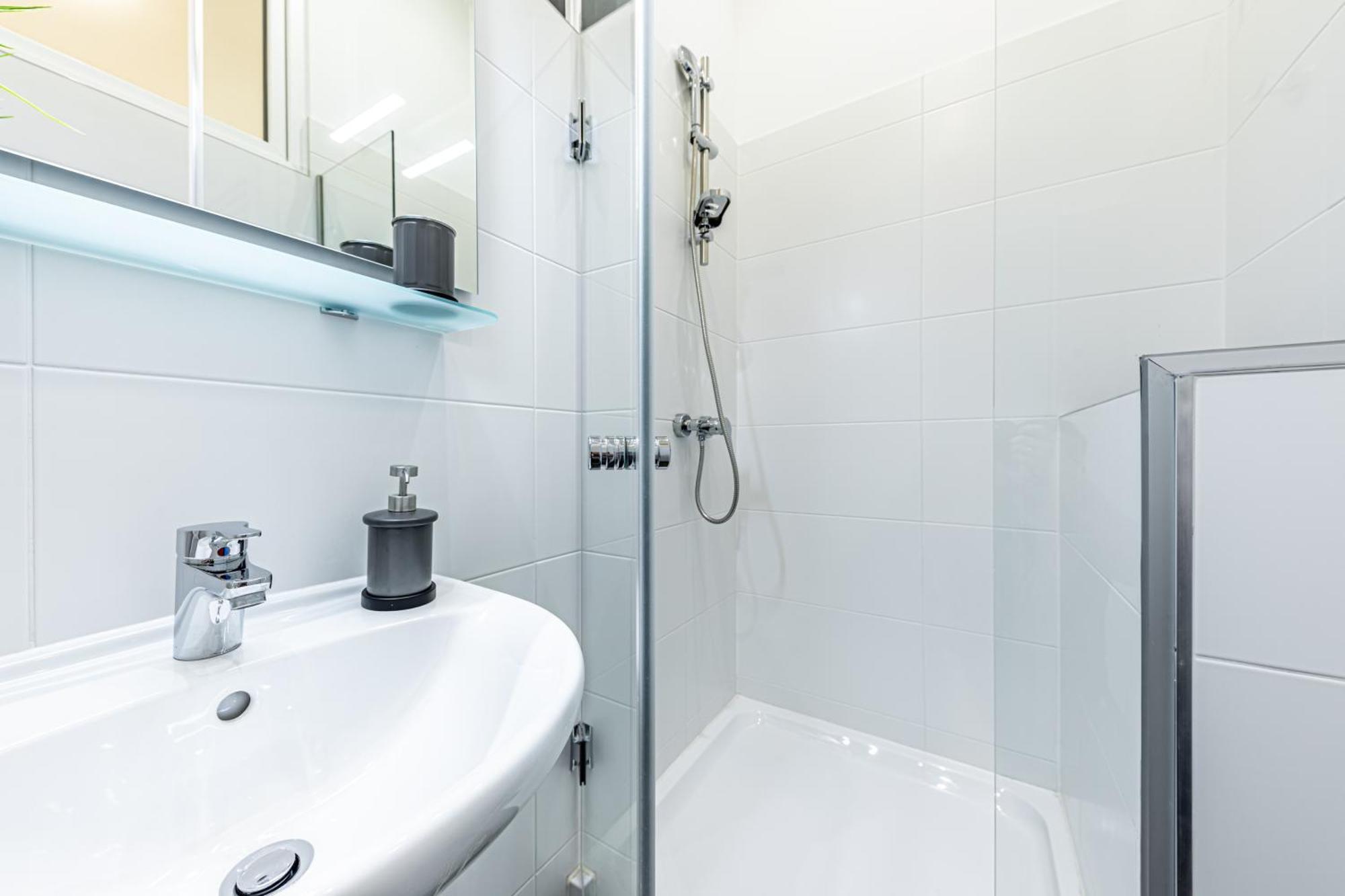 Modern Vienna By Jr City Apartments ภายนอก รูปภาพ