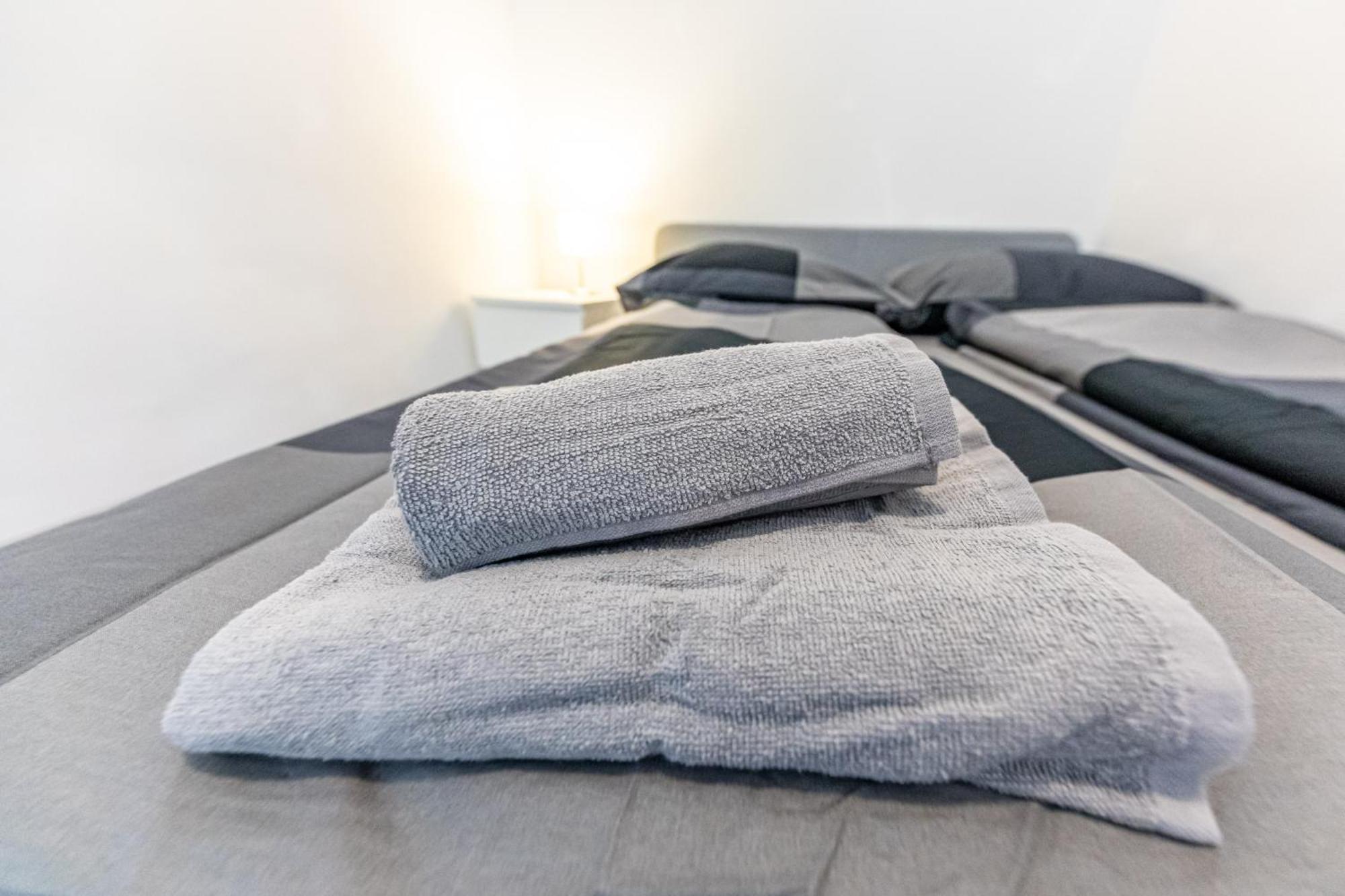 Modern Vienna By Jr City Apartments ภายนอก รูปภาพ
