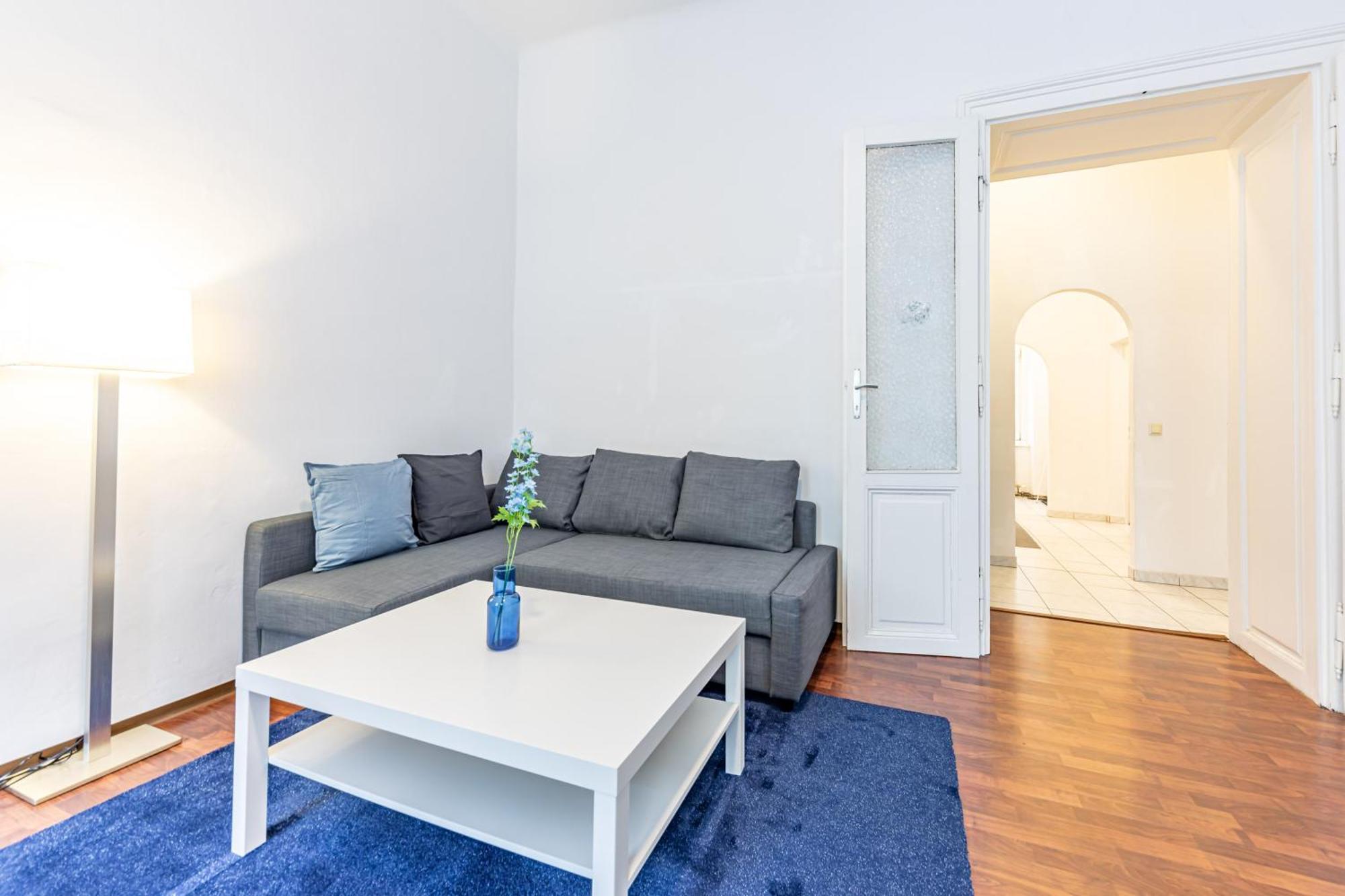Modern Vienna By Jr City Apartments ภายนอก รูปภาพ